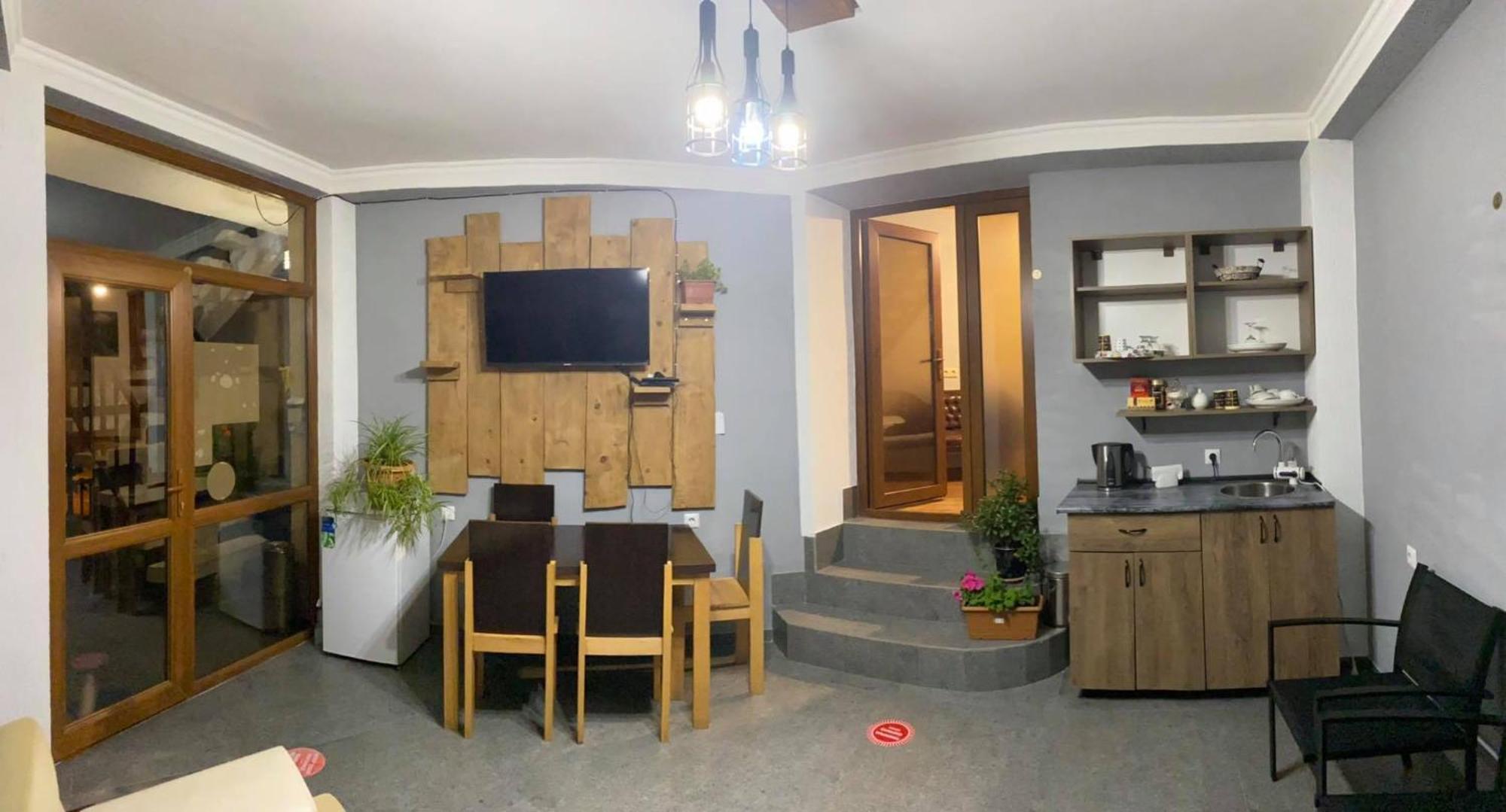 Guest House Nikala Mestia Exteriér fotografie