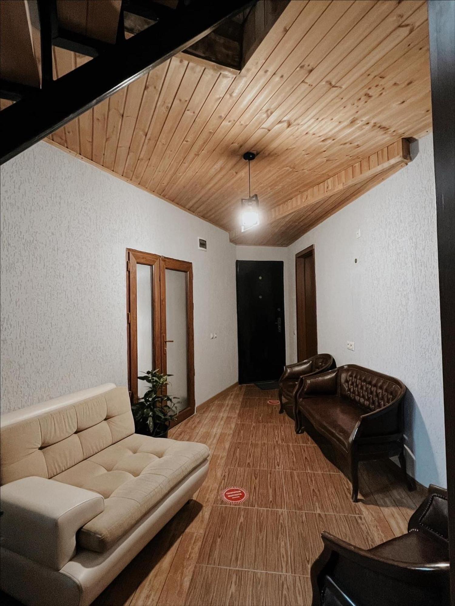 Guest House Nikala Mestia Exteriér fotografie