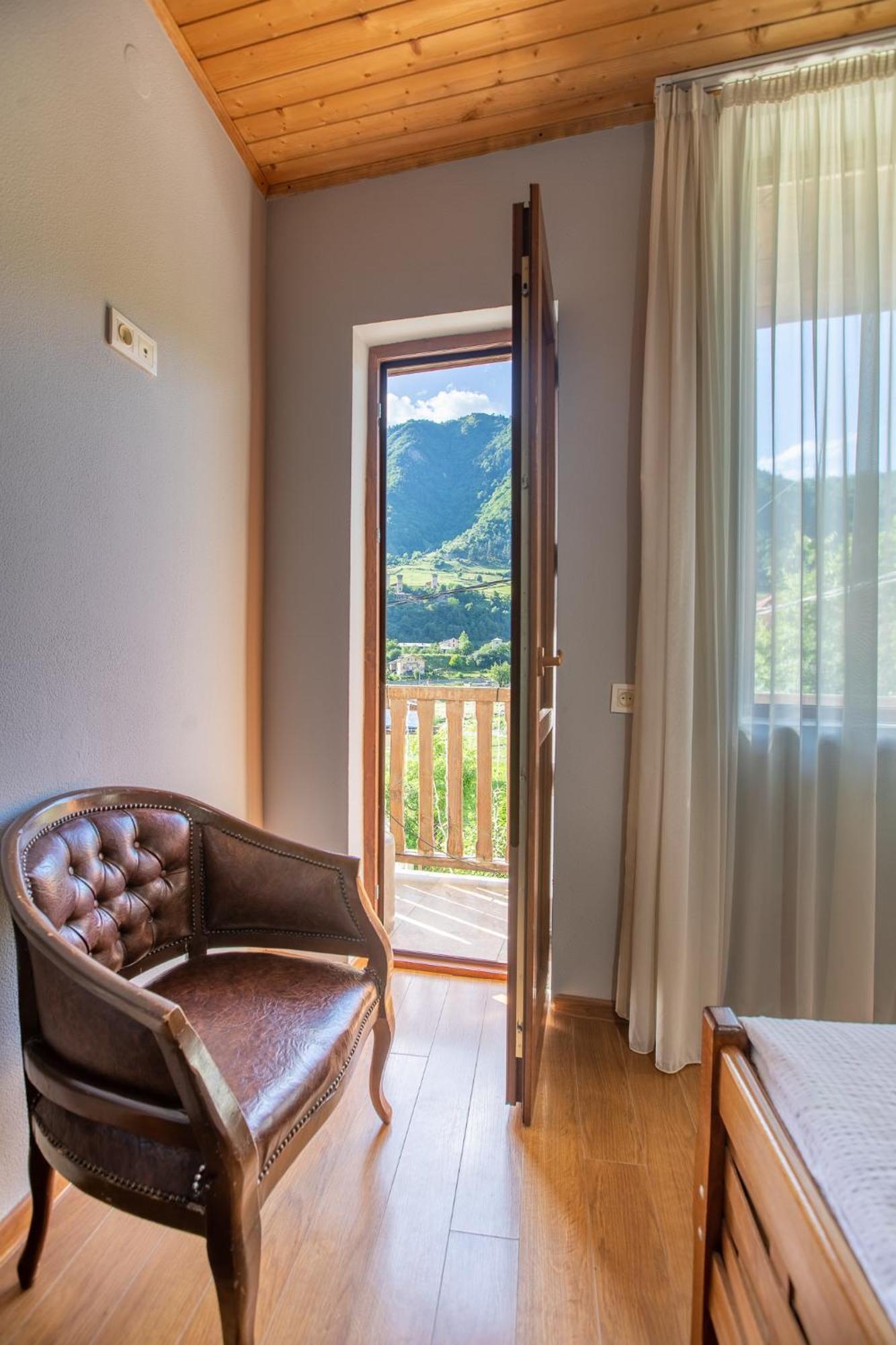 Guest House Nikala Mestia Exteriér fotografie