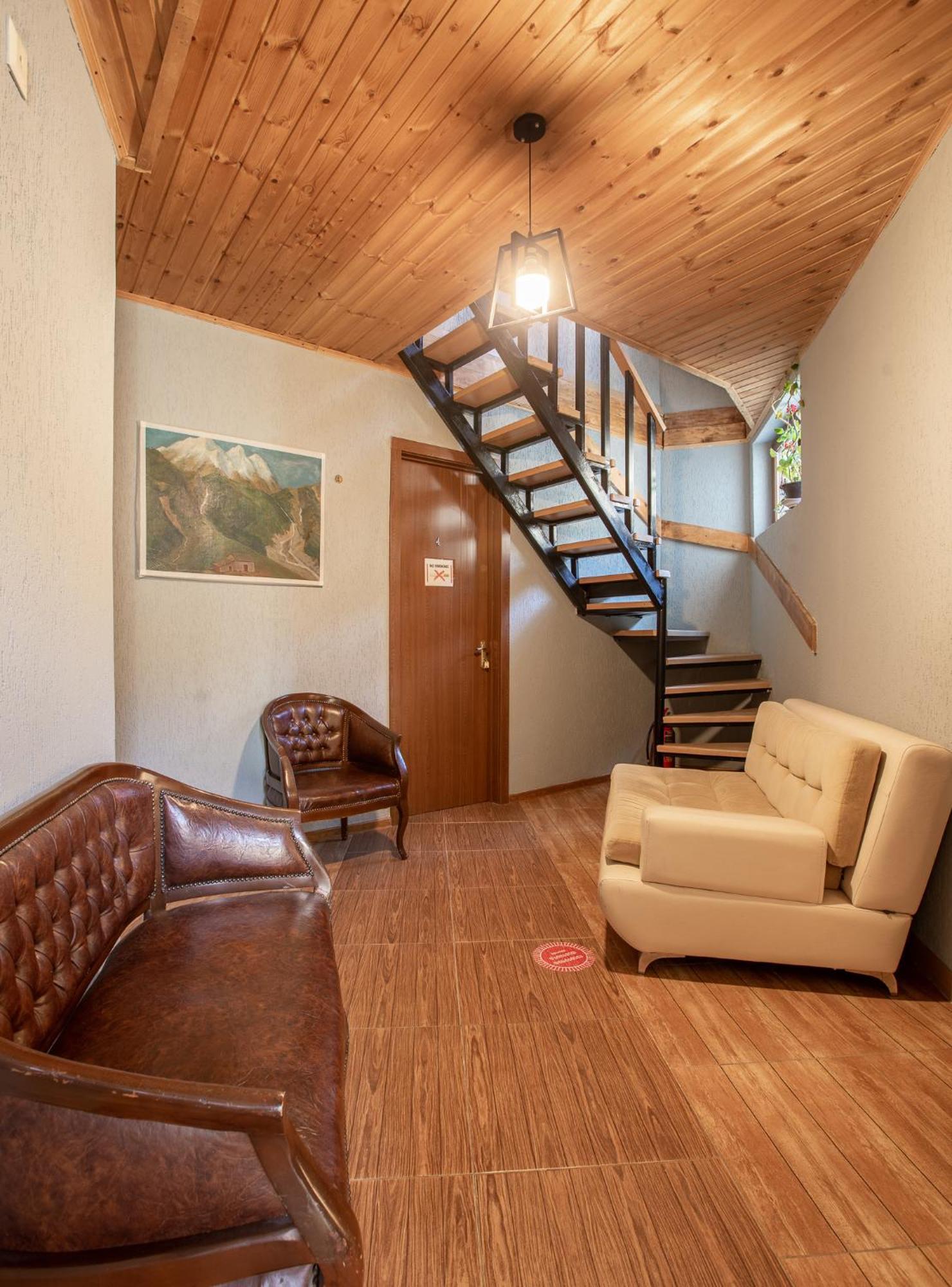 Guest House Nikala Mestia Exteriér fotografie
